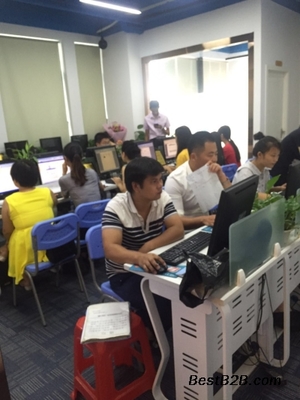 观澜田背飞扬电脑培训与大和电脑速成班 点亮职业道路的计算机技术培训双星