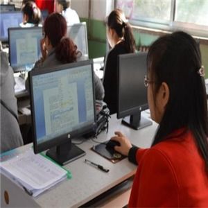 华代电脑培训加盟店 开启计算机技术培训新篇章